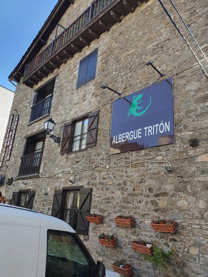 Albergue Triton - Villanua Villanúa Exterior foto